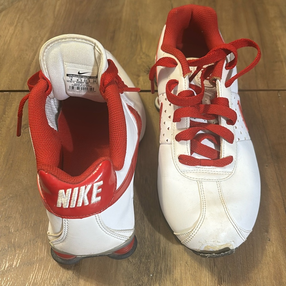 Nike Womens Shox Classic II - 343907 166 - White / Varsity Red -Silver -Size 9